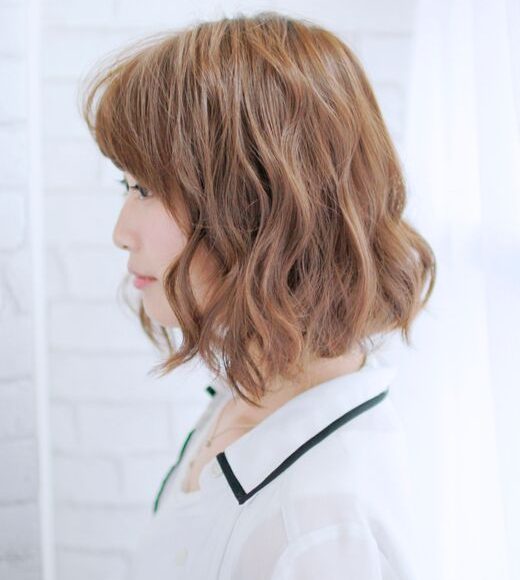 前下がりフェミニンボブ