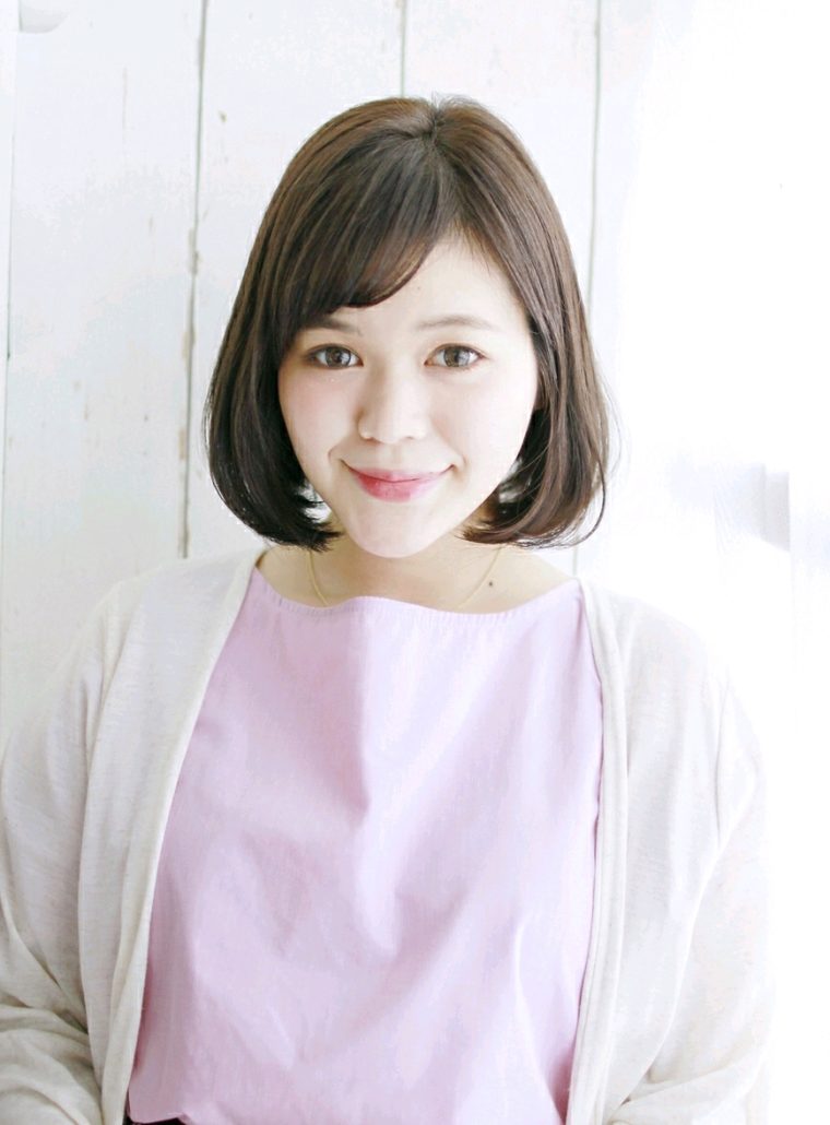 優しげなオーラを放出するふわっと軽いＡラインボブ
